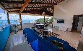 Cobertura exclusiva em ponta negra com vista para o mar